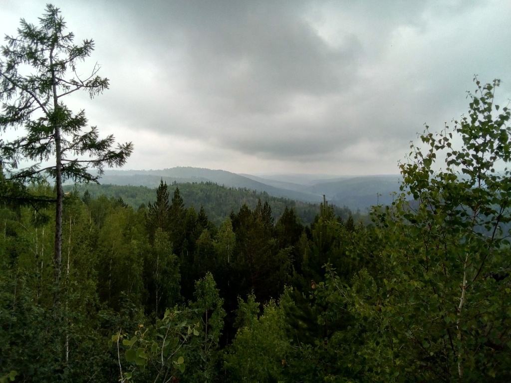 Вид со скальника Смоленский на долину Смоленского ключа