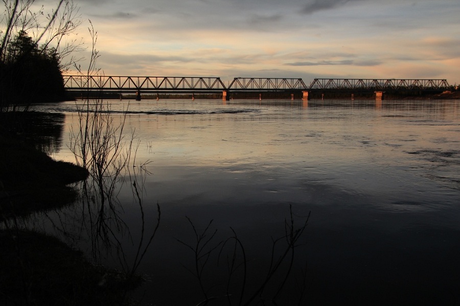 Мост через Витим. На закате