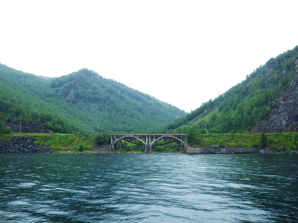 Два параллельных моста через реку Шабартуй, 131 км КБЖД