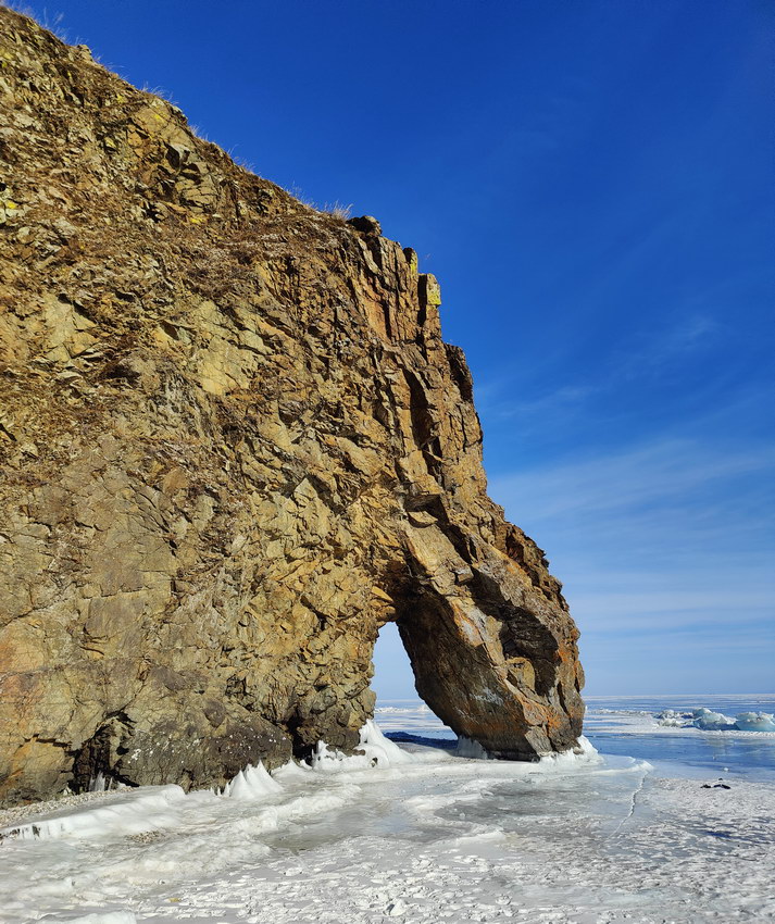 ����� ����