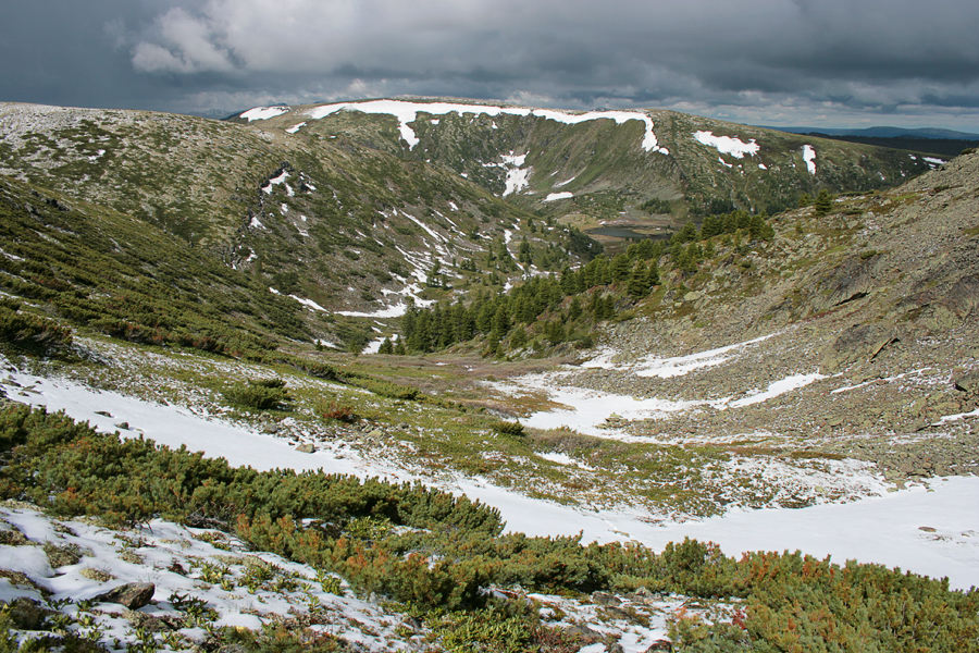 Вид с перевала Четырёх на верховья Каменки