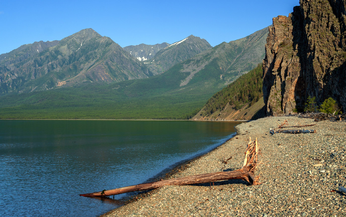 Открытое озеро. Горное озеро Байкал. Приморский хребет Байкал. Горы Байкальский хребет. Скалистые горы Байкала.