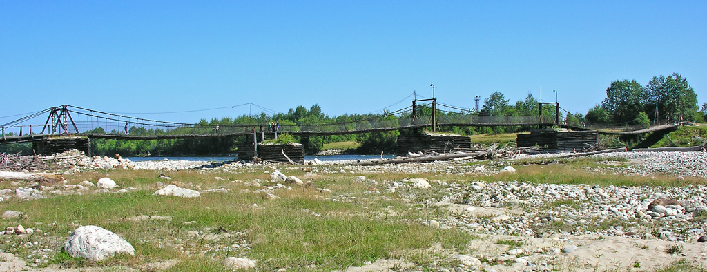 Висячий мост в Выдрино. Вид сбоку 2