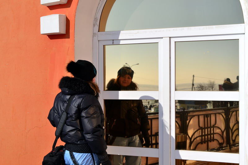 �������