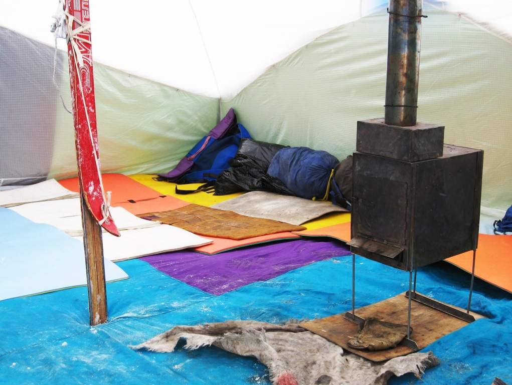 Палатка для зимней рыбалки: материалы, конструкция, способы отопления