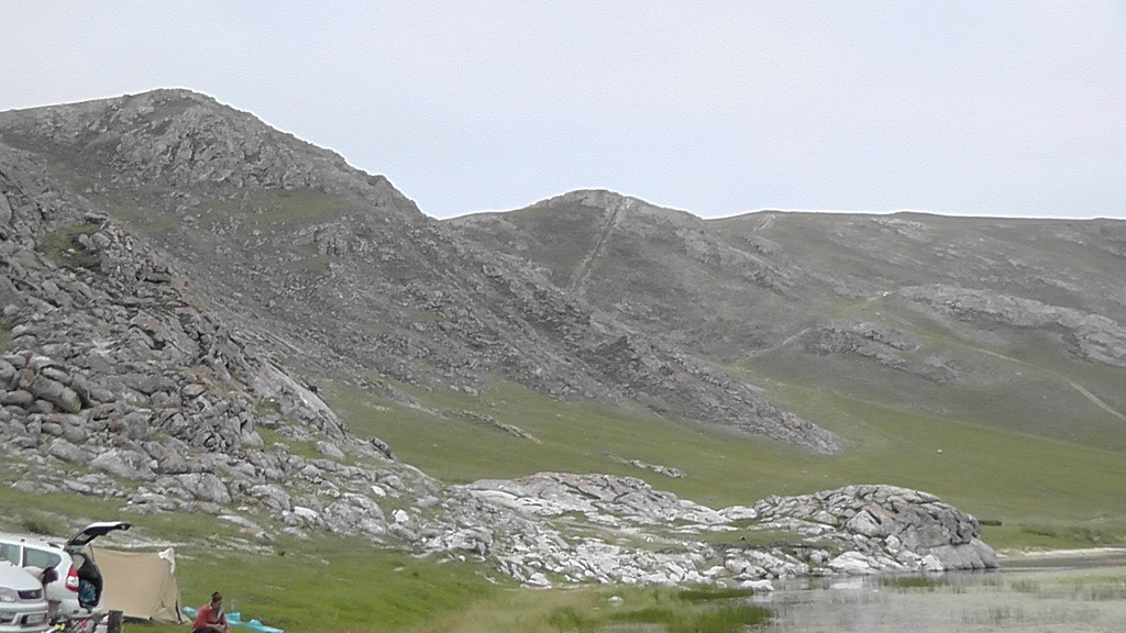 ����� ����