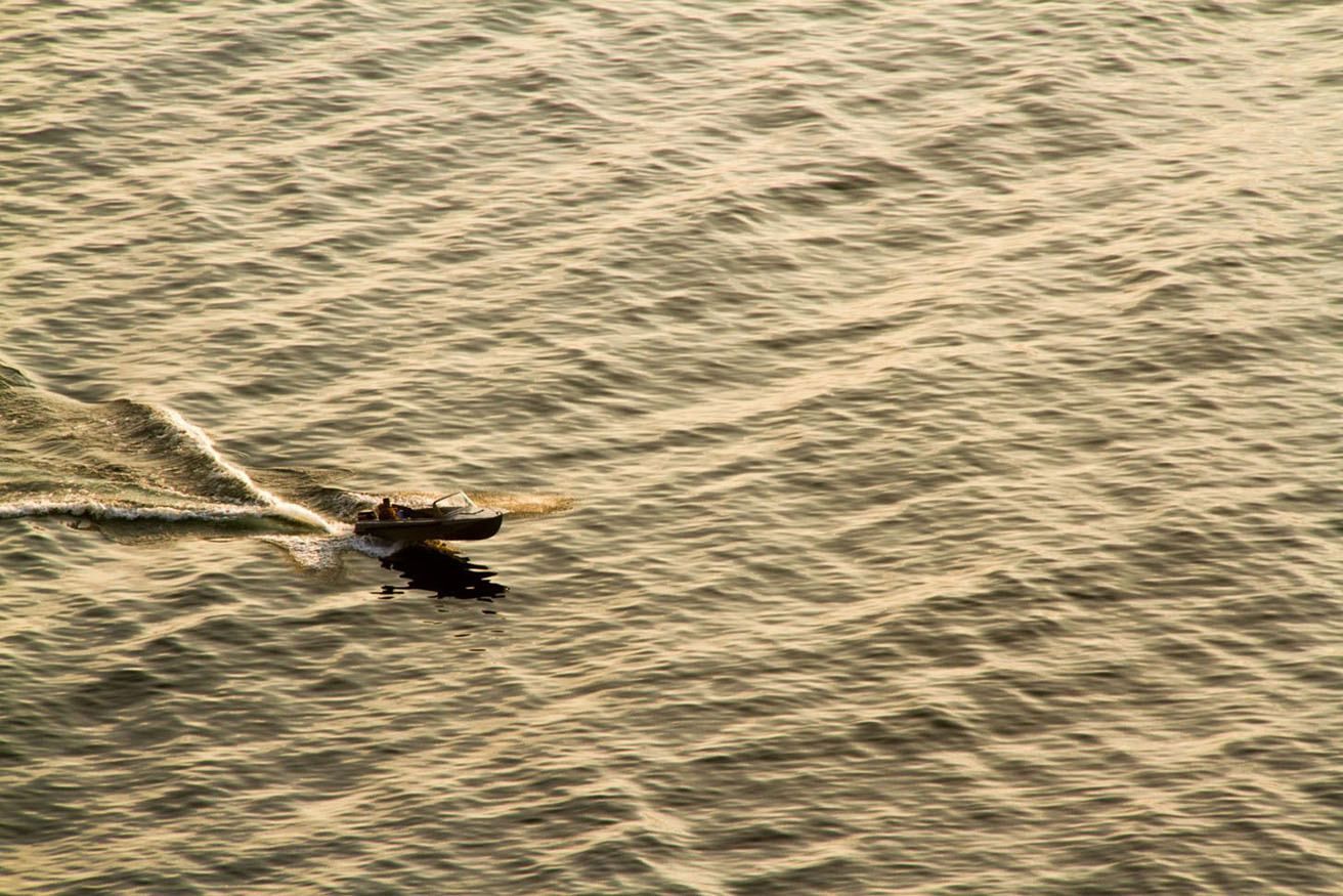 � �������